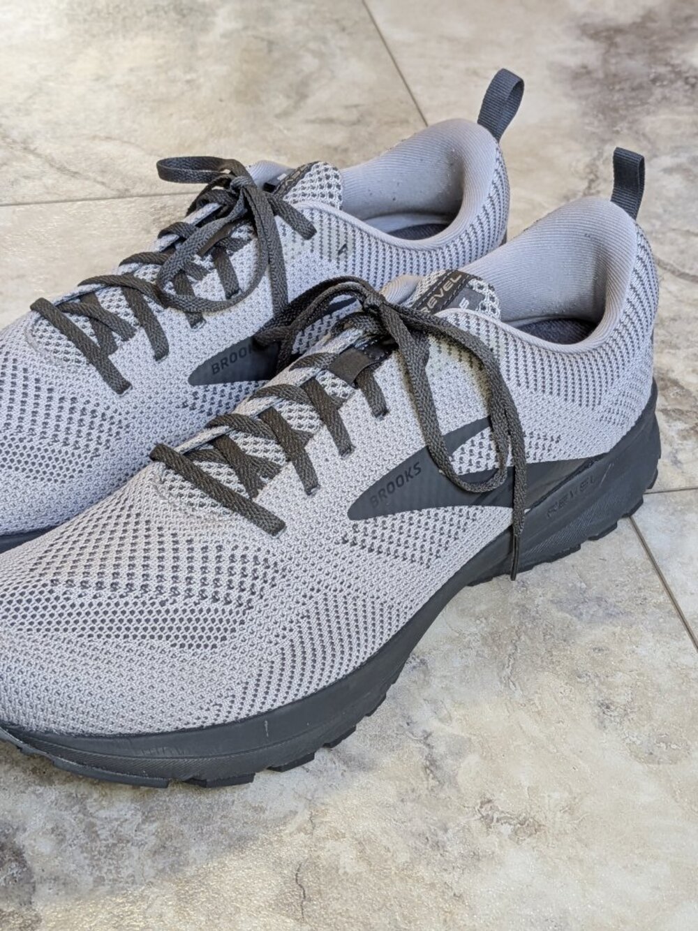 Brooks Revel 5 Running Shoes (men's 14)